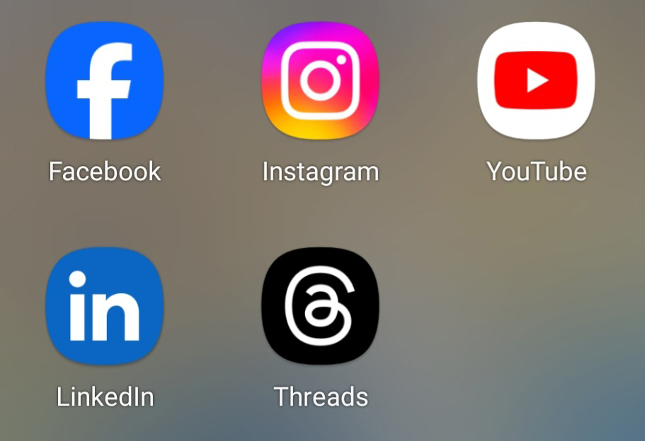 Das Foto zeigt Icons von Social Media Plattformen.