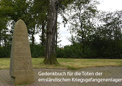Das Foto zeigt einen Gedenkstein. Beim Anklicken öffnet sich ein Link zum Gedenkbuch für die Toten der sowjetischen Kriegsgefangenen.