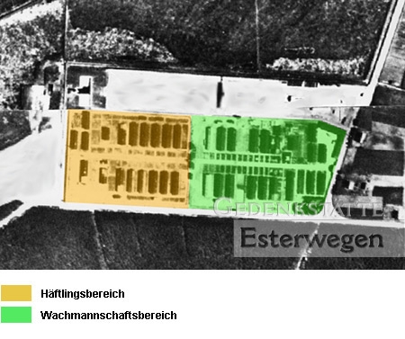 Die Fotos zeigen eine Luftaufnahme des Lagers mit einer Kennzeichnung von Häftlings- und Wachmannschaftsbereich.